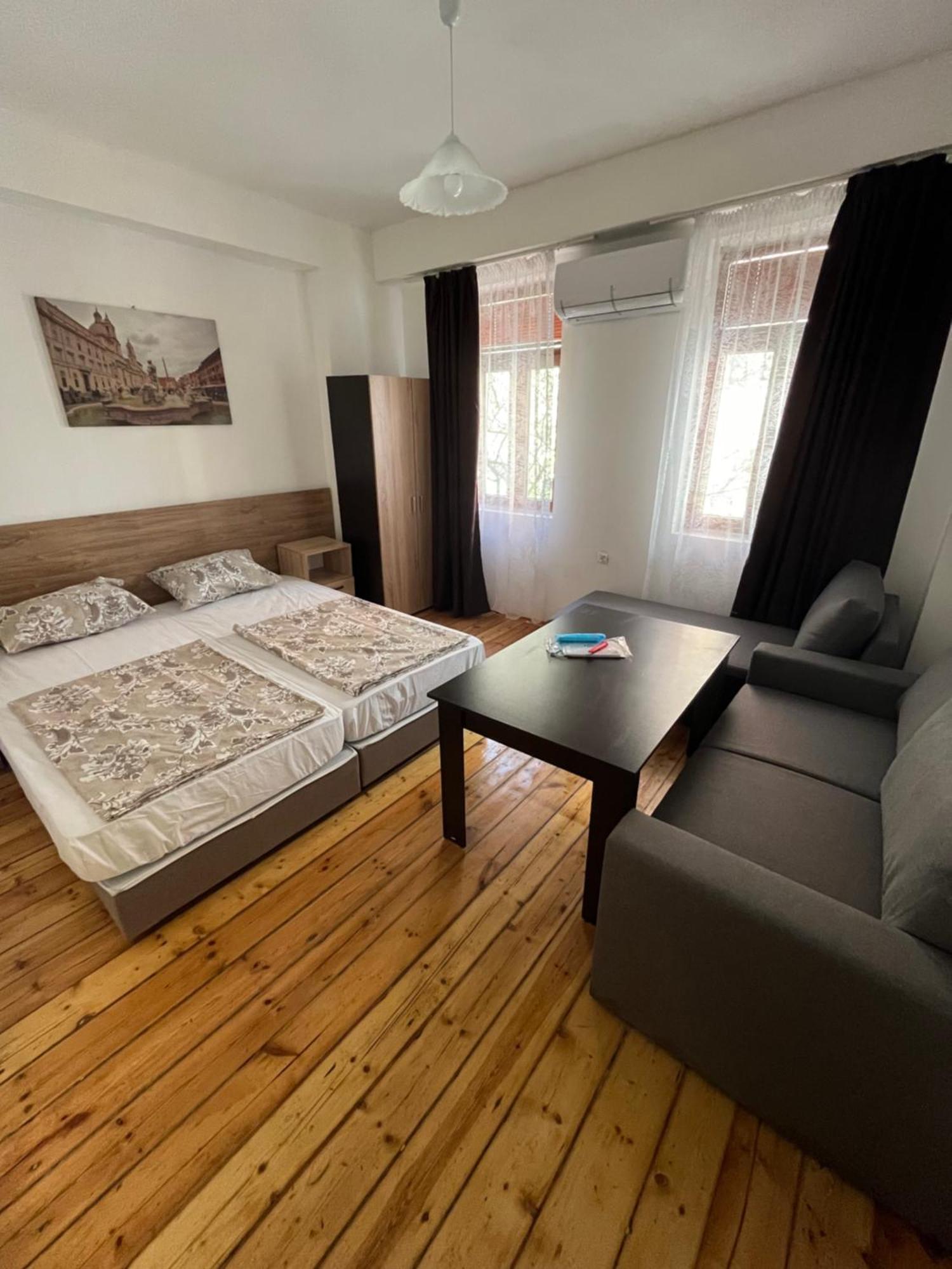 En-Suite Rooms: Novа Guesthouse In Sofia Center 外观 照片